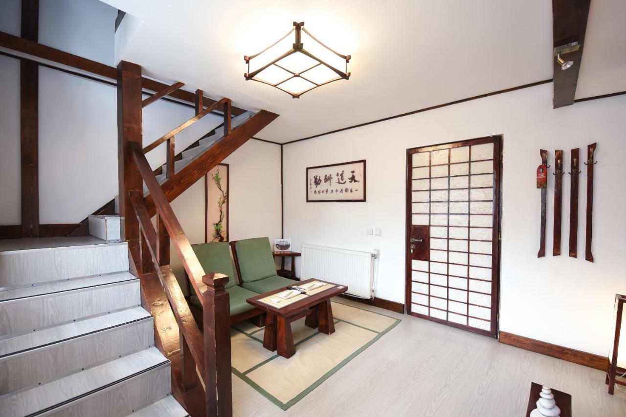 Отель Casa Lily - Japanese Retreat Сигишоара Экстерьер фото